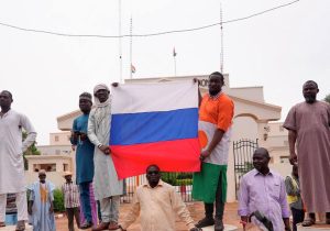 بازی خطرناک فرانسه در نیجر و مقاومت محور استقلال