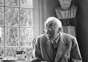 از رنجی که می‌بریم