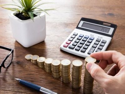 شعار برای جوانان، پول برای دیگران