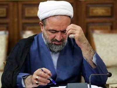 نماینده انقلابی و انقلاب مخملی