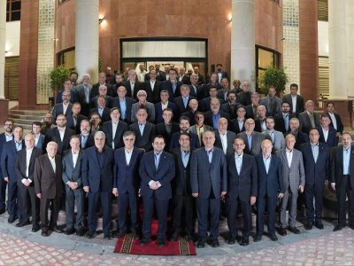 با حضور جمعی از پیشکسوتان و چهرههای فرهنگی، هنری و ورزشی؛ آیین گرامیداشت ۹۸ سالگی بانک ملی ایران برگزار شد